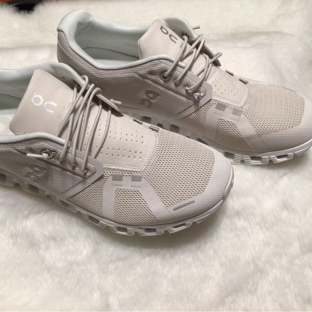 On cloud 5 tennis shoes - Picture 1 of 5